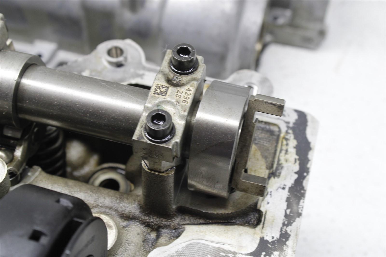  2014-2019 Maserati Ghibili 3.0 Passenger Right Cylinder Head 2283305ND 14-19 