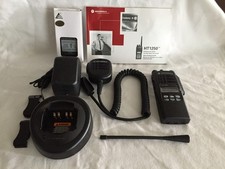 MOTOROLA HT1250 UHF 128 CH 450-512 MHZ 5W ANALOG WITH ACCESSORIES  SPKR MIC