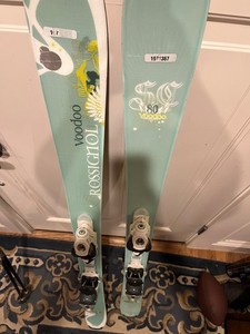 Rossignol Voodoo 155 skis with Rossignol Saphir TPi2 Bindings green