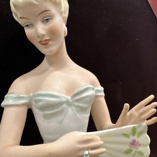 Vintage Wallendorf figurine 1764 Young Lady seated/ Made In Germany 8" T - Picture 11 of 12