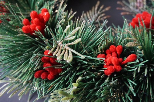 Christmas Candle Ring Greenery Berries Sparkle Hong Kong Vintage ***READ - Picture 2 of 8