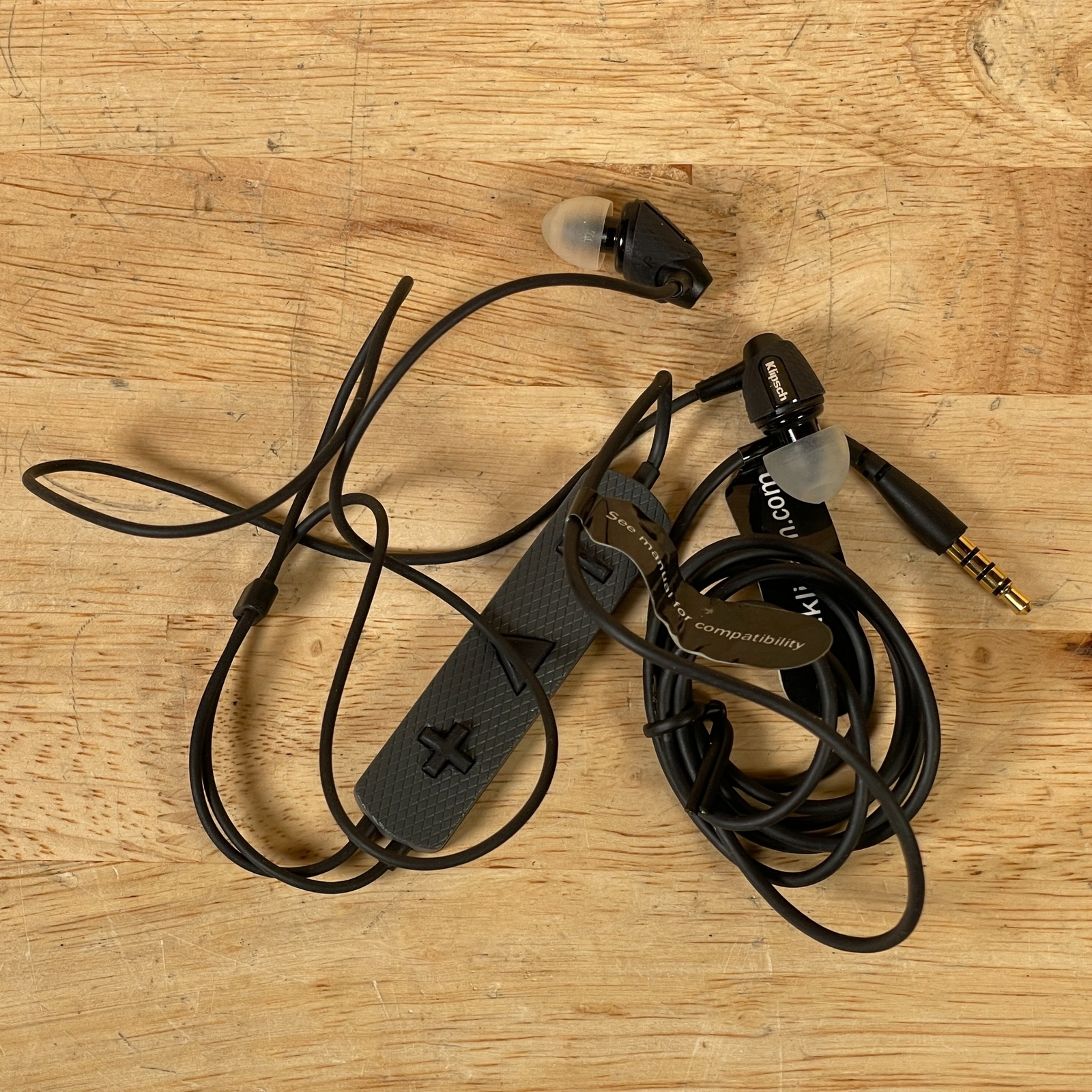 Klipsch Rugged In-Ear Headphones Black Wired Built-In Mic with Carrying Case