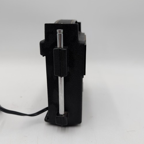Vintage General Electric 2-Way Solid State Transistor AM/FM Radio Model 7-2810H - Picture 4 of 8