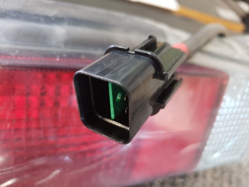 Luz trasera derecha Mitsubishi Fuso 2018 TPG-FBA20 MK580766 - Imagen 4 de 6
