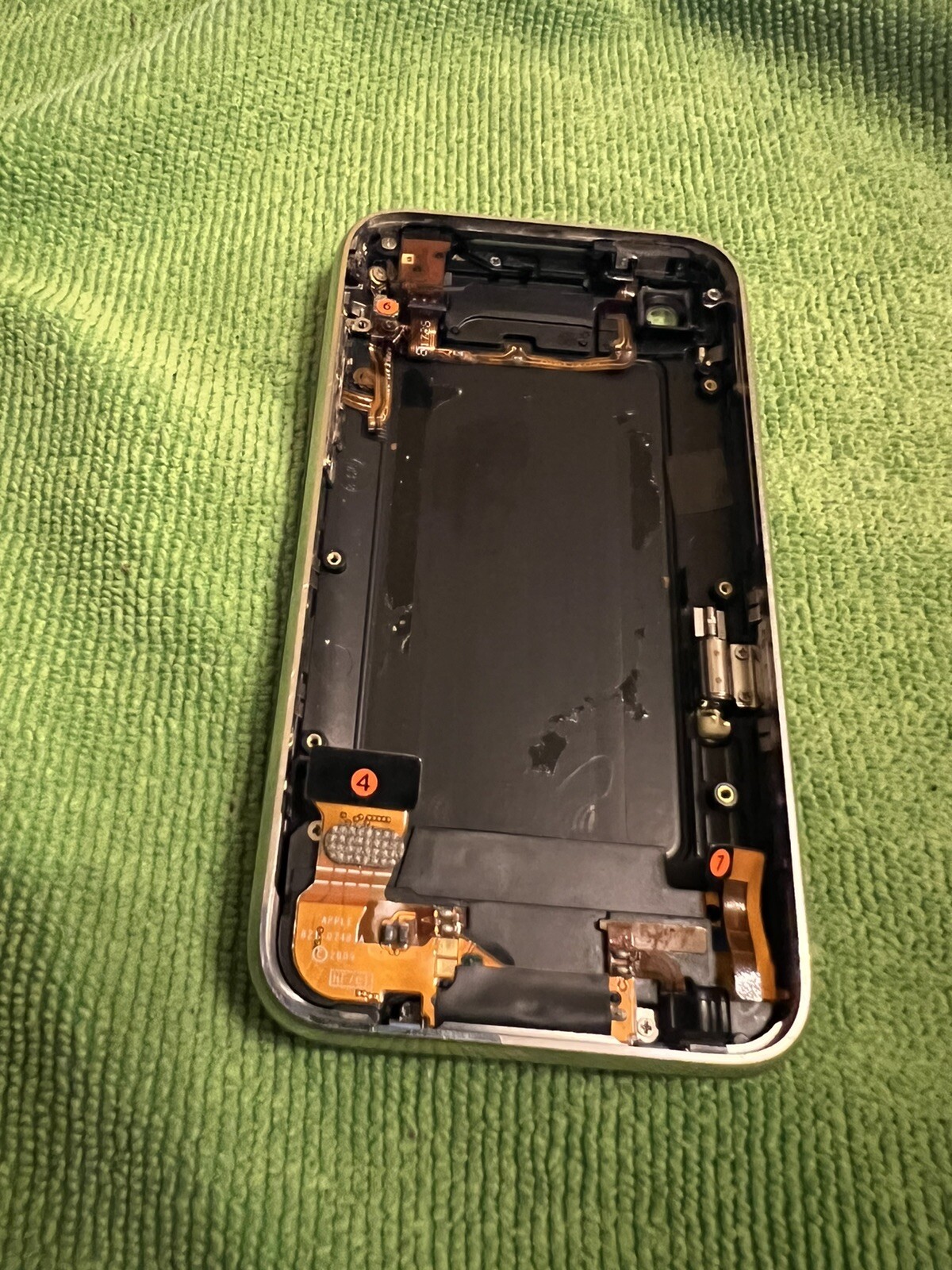 Apple iPhone 3GS OEM Back Rear Housing/Panel/Cover/Bezel/Frame with Small Parts