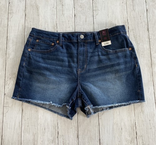 No Boundaries Juniors Stretch Denim Shorts Frayed Mid Rise 3” Inseam Size 17