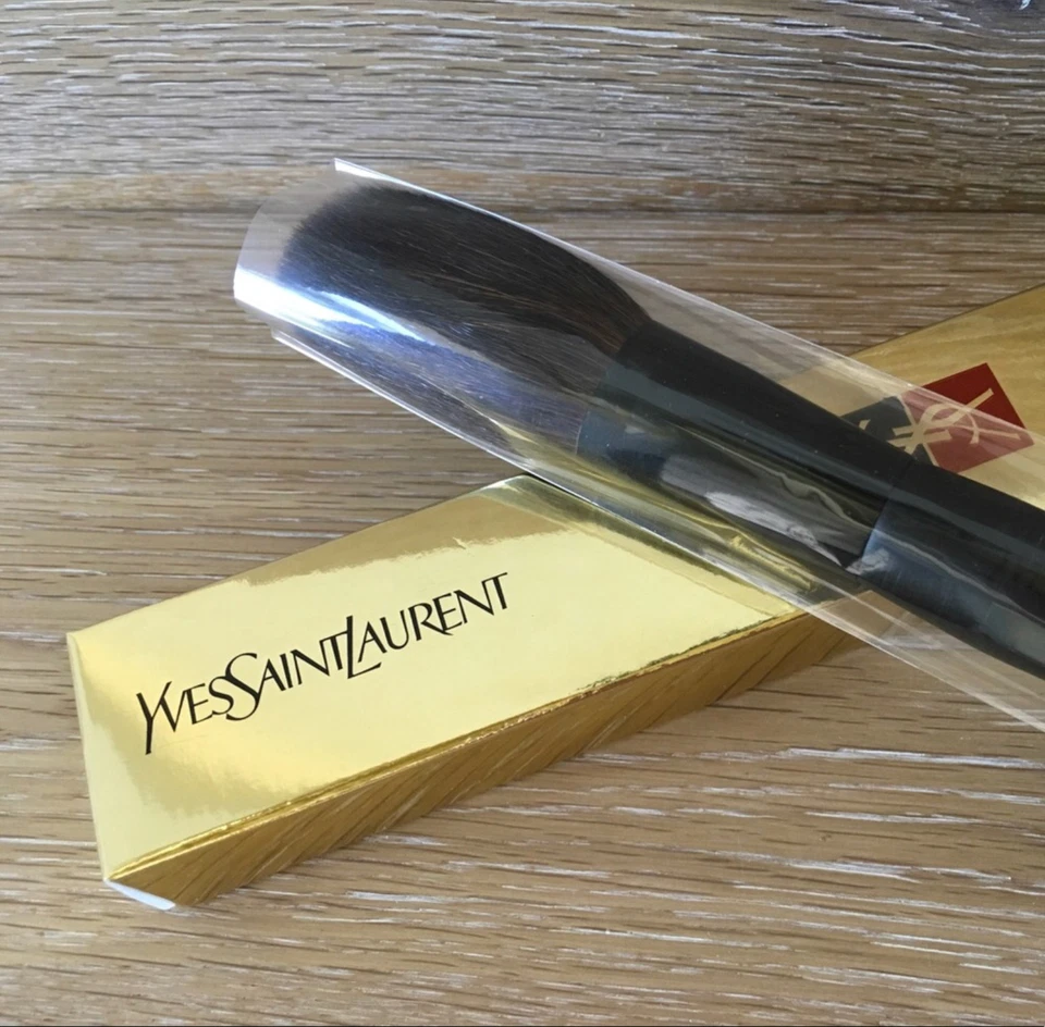 🙀$65 NUEVO EN CAJA Cepillo en polvo de maquillaje vintage Yves Saint Laurent Les Experts #1 Foto 2 de 2