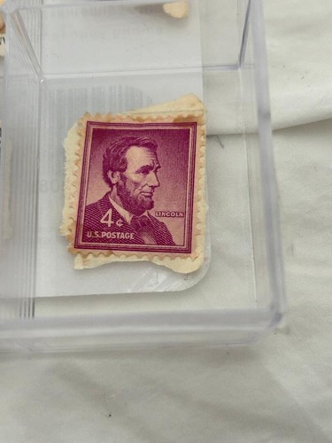 Abraham Lincoln 4 cent stamp purple very rare, Gem! - Picture 2 of 3