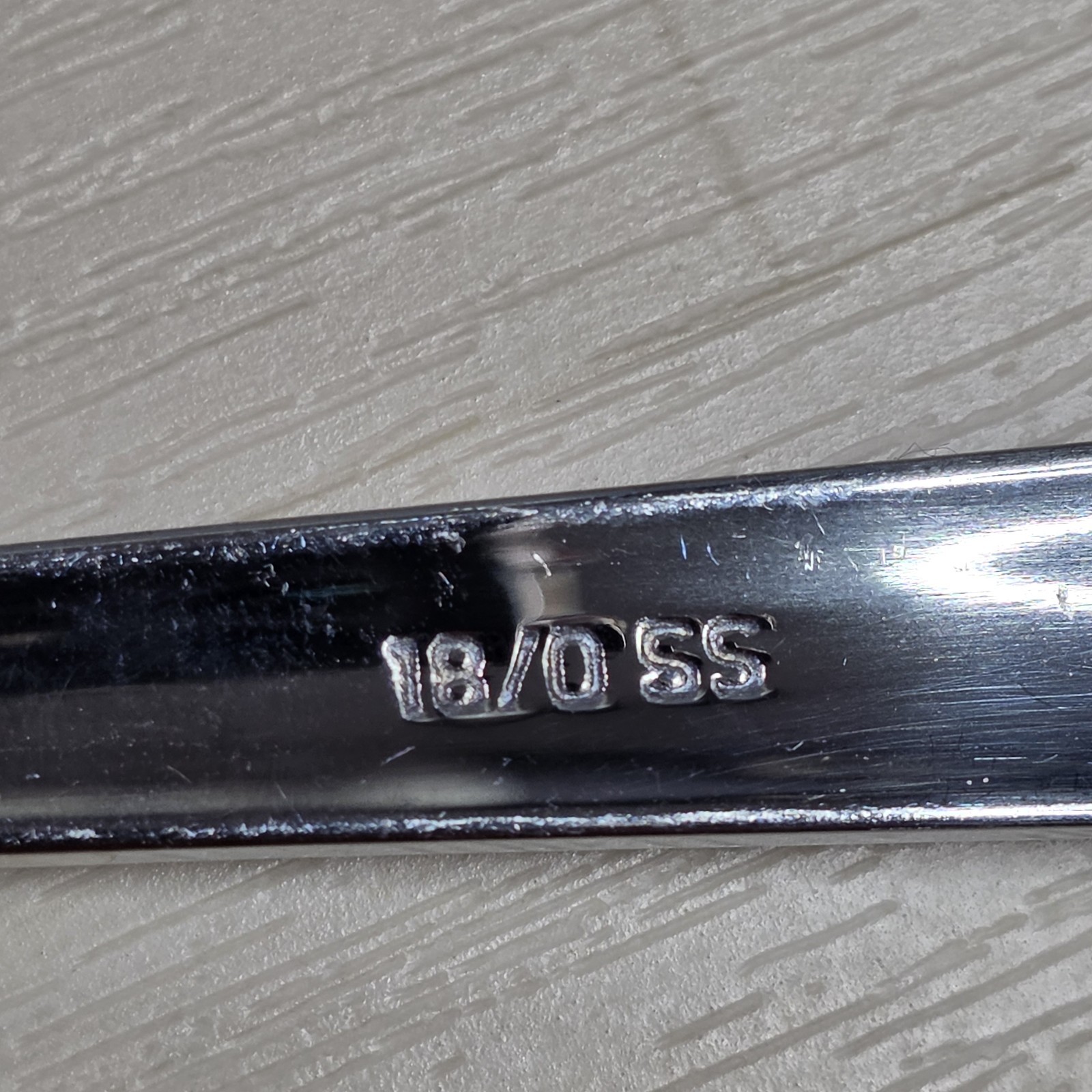 36 Piece 18/0 Stainless Hammered Look Flatware Forks Spoons Knives