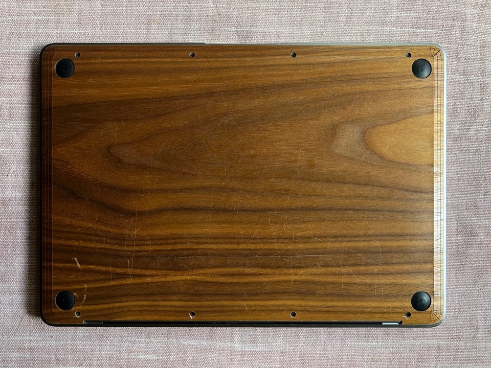 Apple MacBook 12 (principios de 2015) 512 GB SSD 8 GB RAM Gris espacial y cubierta de madera Foto 3 de 4