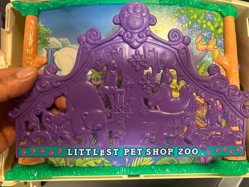 Vintage 1992 Littlest Pet Shop Petting Zoo Barn Playset by Kenner - Picture 2 of 9