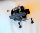 VINTAGE ZEBCO 66 SPINCAST FISHING REEL IN NICE CONDITION — photo 5