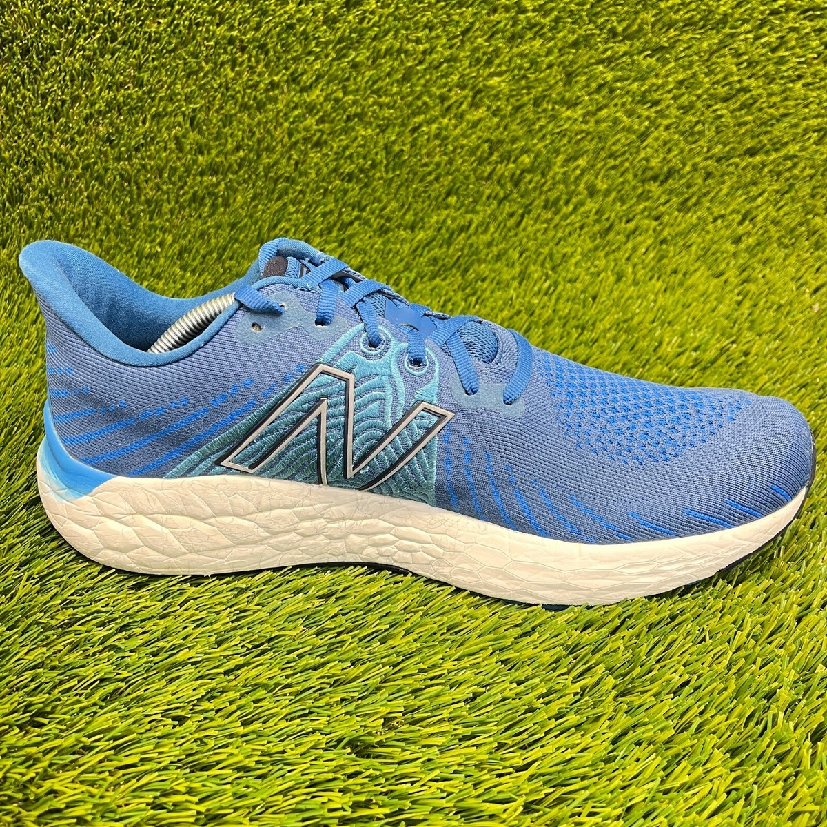 New Balance Fresh Foam X Vongo V5 Mens Size 12 Blue White  display picture 2