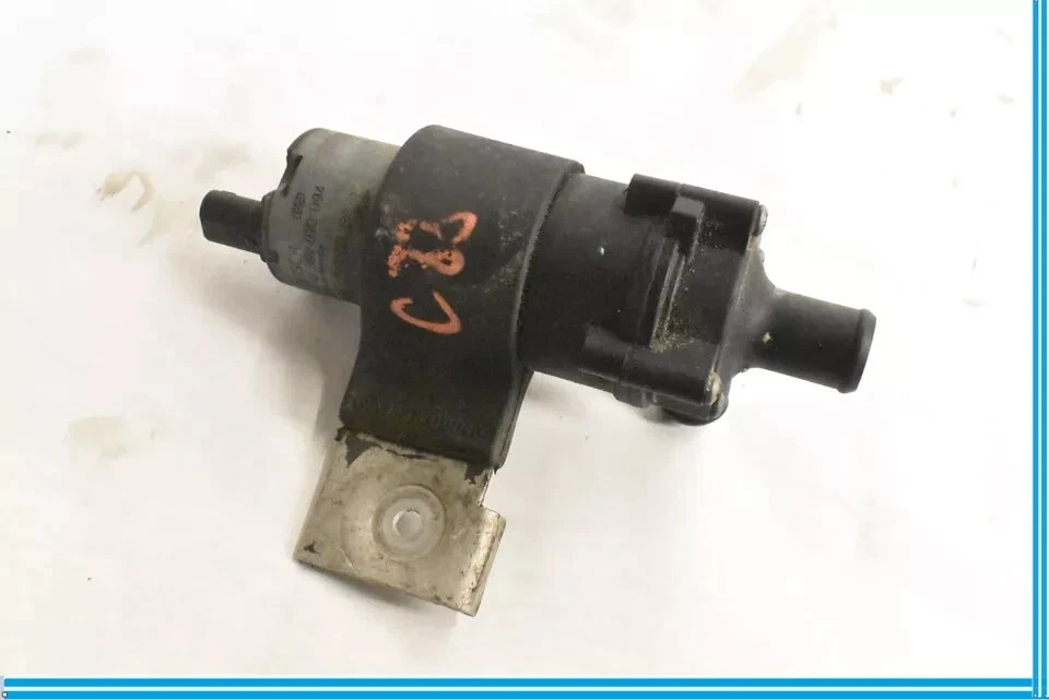 03-08 Bomba de agua auxiliar Mercedes R230 SL500 SL55 AMG 2308350264 OEM Foto 3 de 4