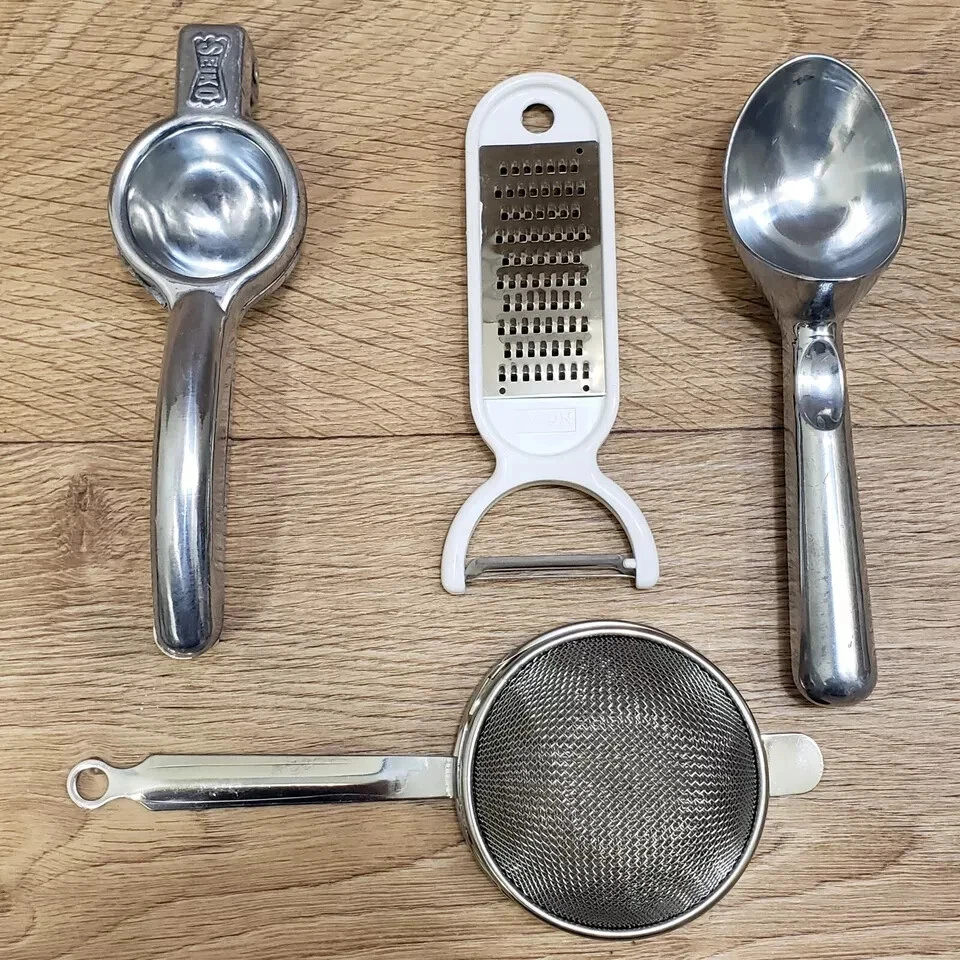 Stainless Steel4-Piece Kitchen Tools Set-Lemon Squeezer, Peeler, Strainer, Spoon