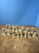 Vintage MARX GERMAN SOLDIERS Set Light Gray.
