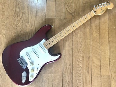 E-Gitarre Fender Standard Stratocaster ST62 1998-1999 Metallic Red Mexico