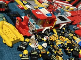 Huge Lego Minifigure City Fire Lot: 7206 Helicopter Boat Truck House 7207  60107