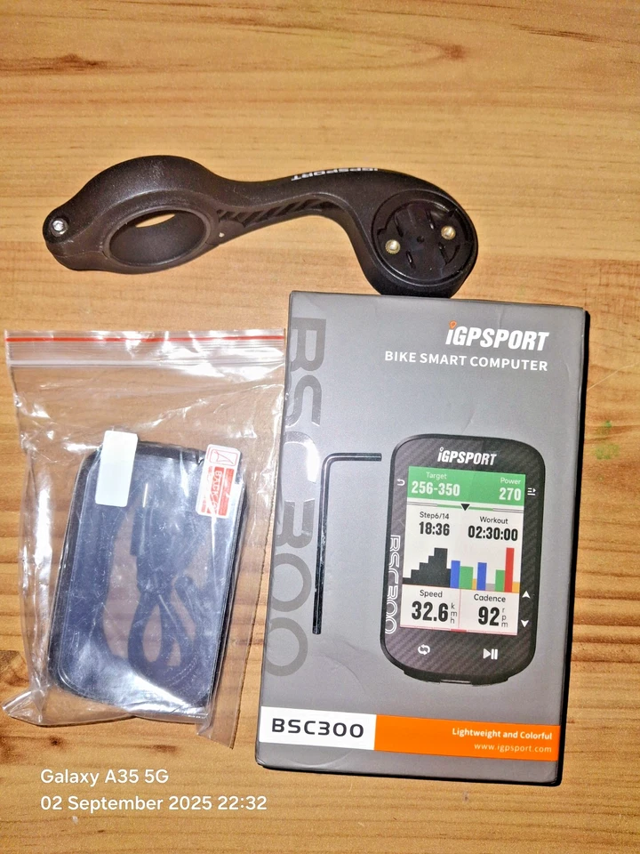 IGPSPORT BSC300 GPS cycling Computer w/ Case Stem Mount & Out front Mount - Image 2 of 4