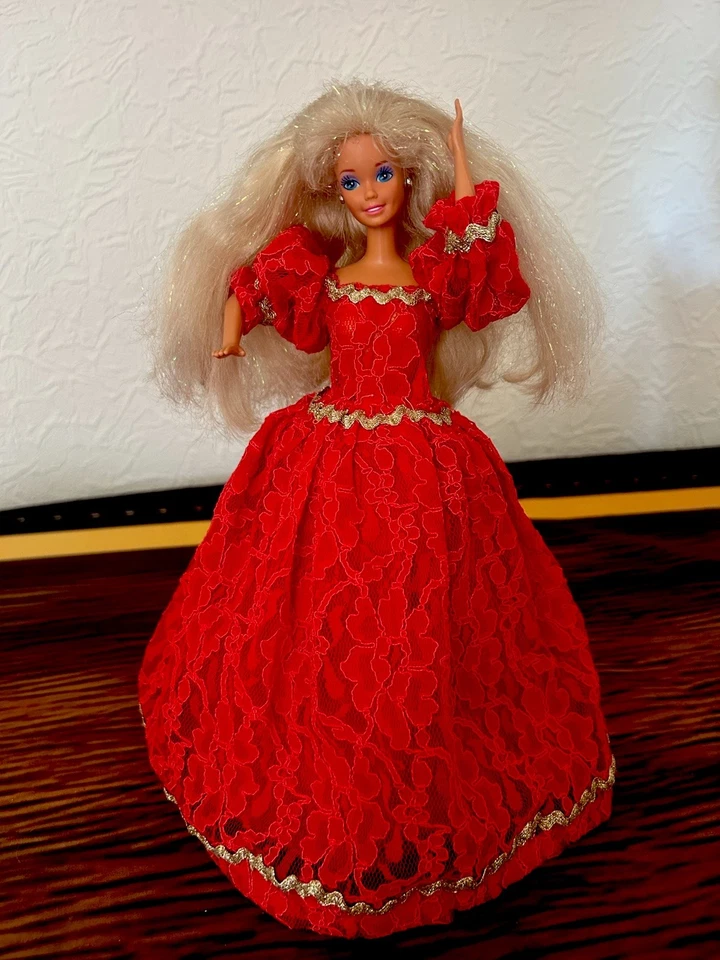 Vintage Barbie Happy Birthday #7913 (1991) Red Lace Ball Gown + Brush Mattel Excellent - Image 4 of 4