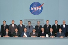 NASA ASTRONAUT GROUP 5 CREW PORTRAIT 1966 4X6 PHOTO