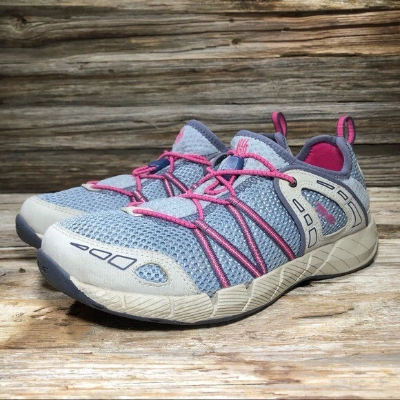 Teva athletic store shoes