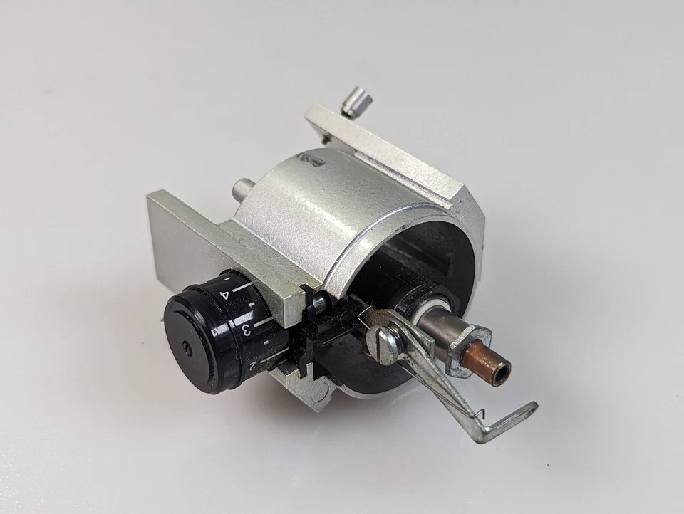 Piezas de tocadiscos vintage Perpetuum-Ebner PE 2020: soportes, varilla, palanca, selectores más Foto 3 de 4