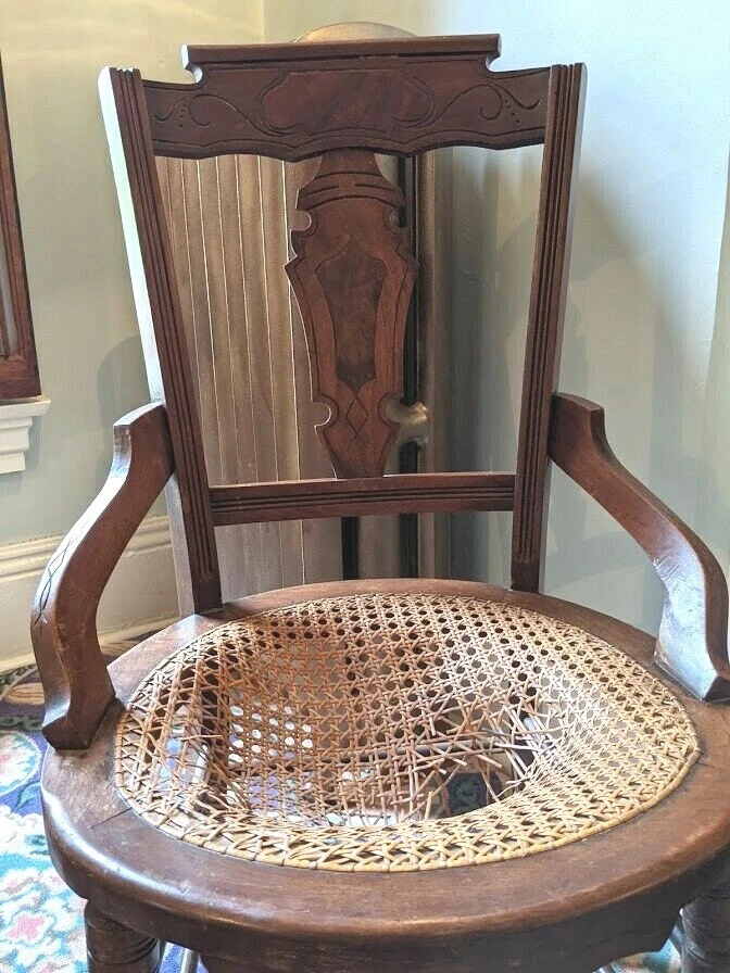 Антикварные стулья для столовой эпохи Возрождения из орехового дерева с сиденьями из банок - Изображение 3 из 4
