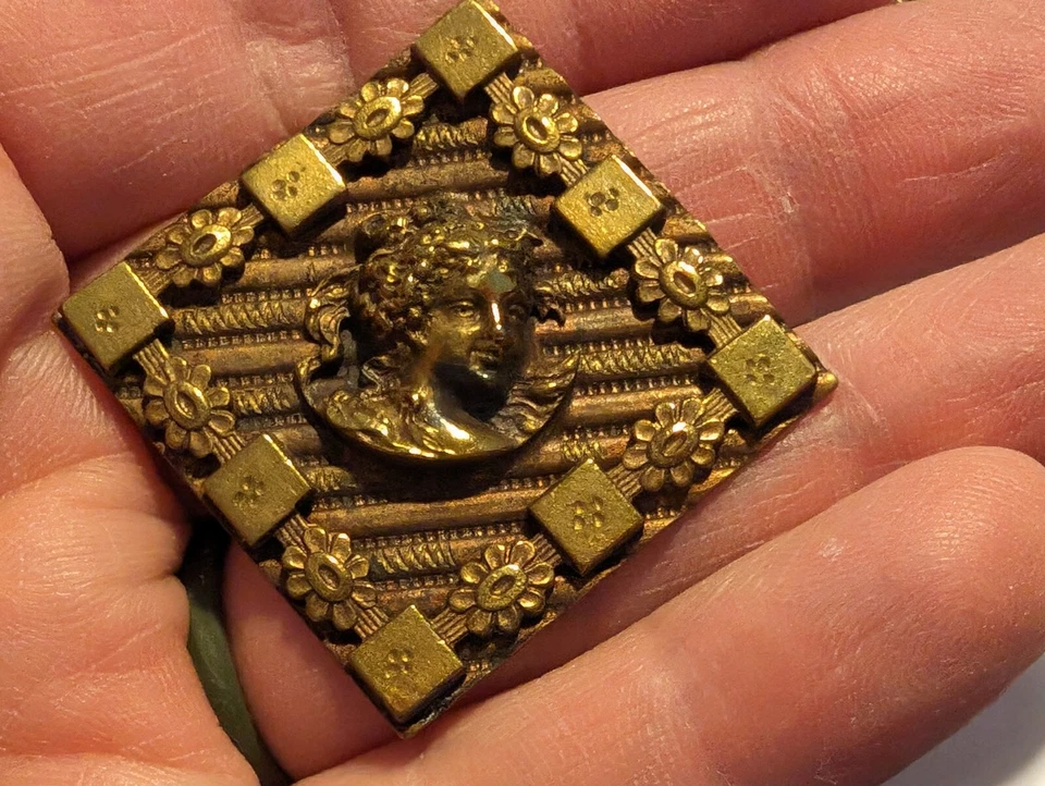 Vintage 3D Face on Square Picture Button Story Metal Brass Gold Tone - Image 3 of 4