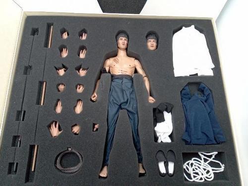 Hot Toys DX04 Enter The Dragon BRUCE LEE 1/6 Figure Deluxe