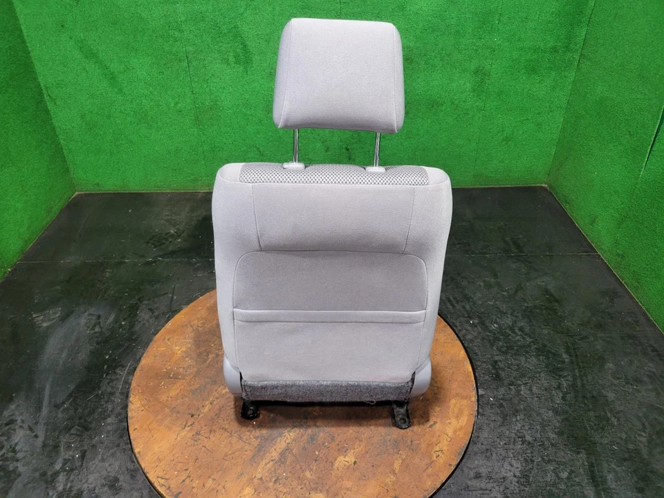 TOYOTA HILUX FRONT SEAT LH FRONT, SR/SR5 (BUCKET SEAT TYPE), CLOTH, GREY, TRIM C - image 3 of 4