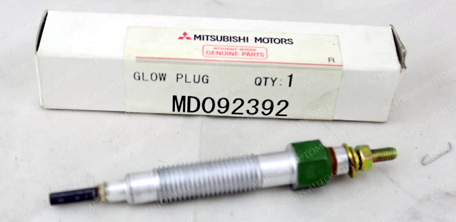 MD092392 Mitsubishi Mighty Max 1984-1985 Genuine Glow Plug NEW OEM