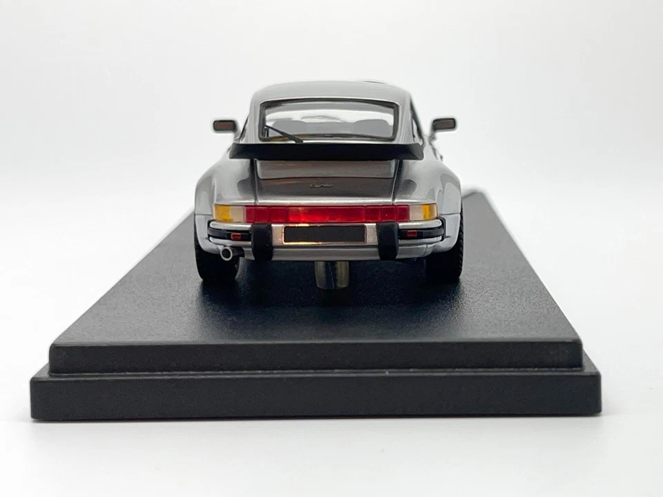 1/43 LookSmart LS201 Porsche 911 Turbo 3.3 1989 Silver LE 25 - Image 3 of 4