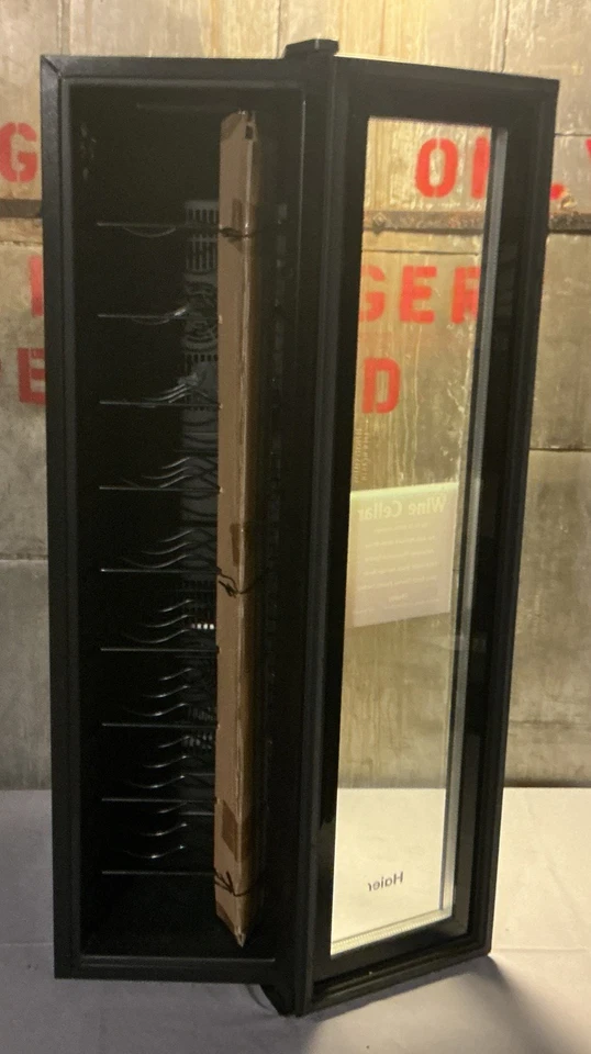 Bodega Haier 18 botellas modelo #HVW18ABB - negra Foto 3 de 4