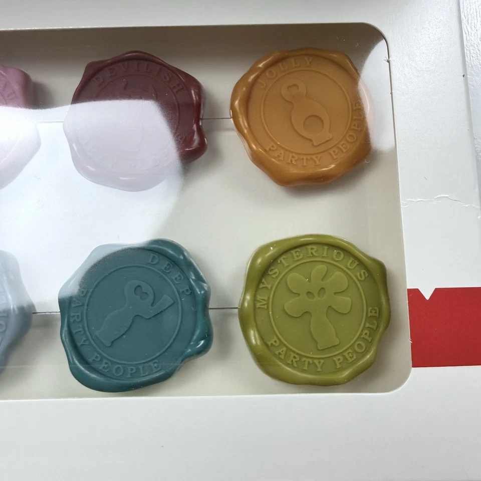 Marcadores de vidrio Vacu Vin fiesta gente clásico conjunto de 8 dijes de bebida nuevo sellado Foto 3 de 4