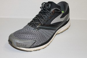 brooks launch 2 size 10