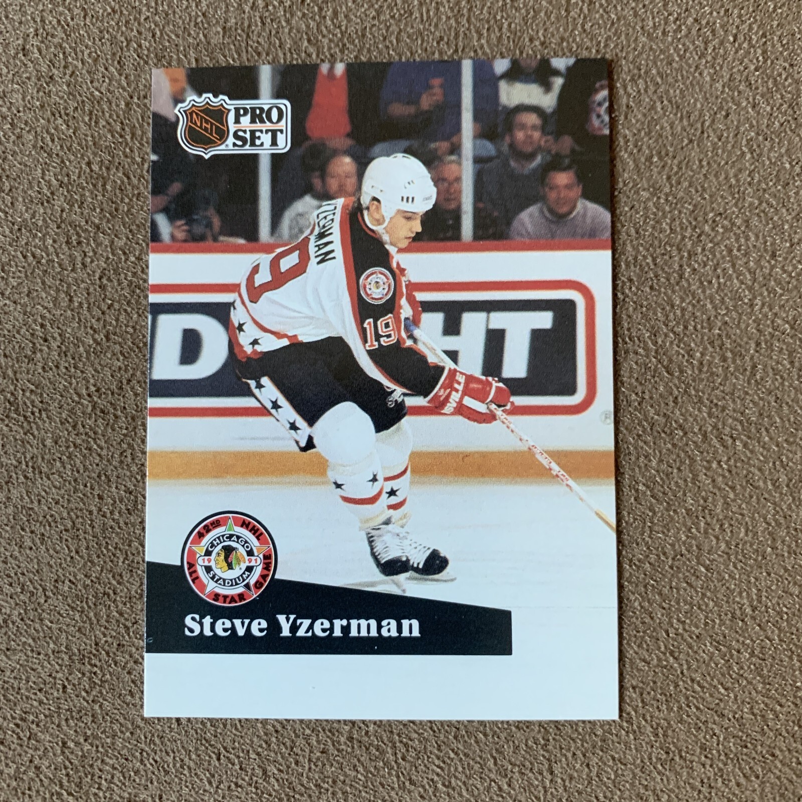 1991-92 Pro Set Hockey (French) #281 Steve Yzerman - All Star Detroit Red Wings
