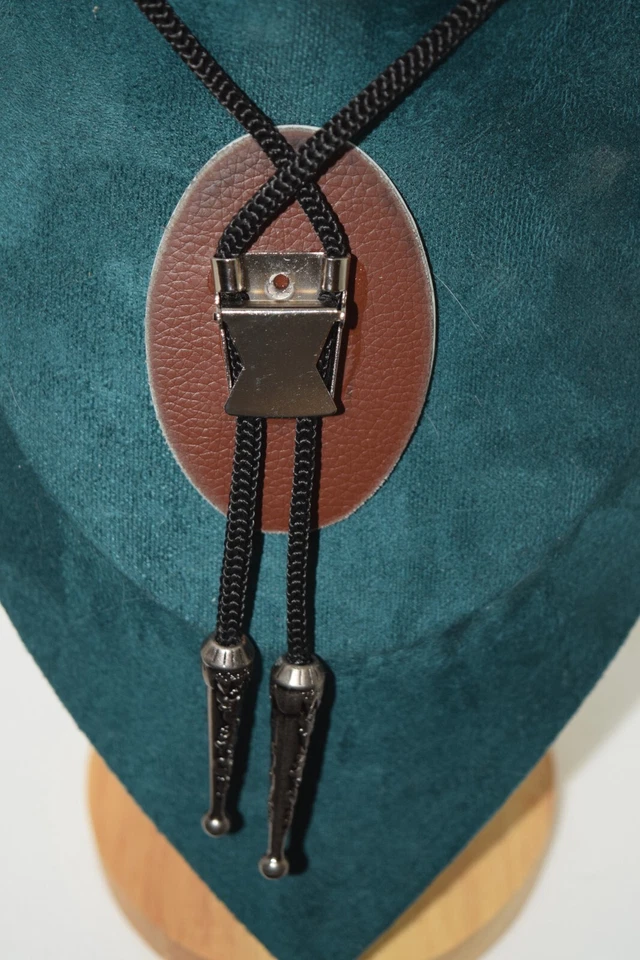 Bolo Corbata Mano Scrimshawed Big Buck Cola Blanca Ciervo! ¡Muy bonito! Foto 3 de 3