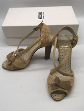 Moschino Cheap and Chic beige woven straw peep toe sandal heel w/ bow sz 37