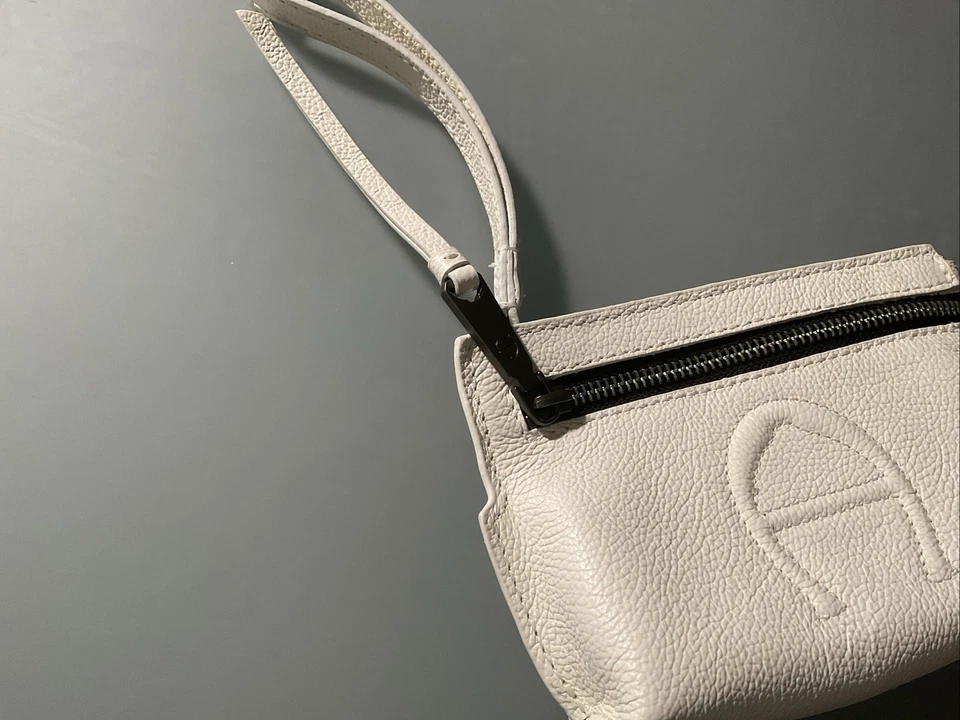 Bolso de cuero blanco Etienne Aigner nuevo sin etiquetas en excelente estado Foto 2 de 4