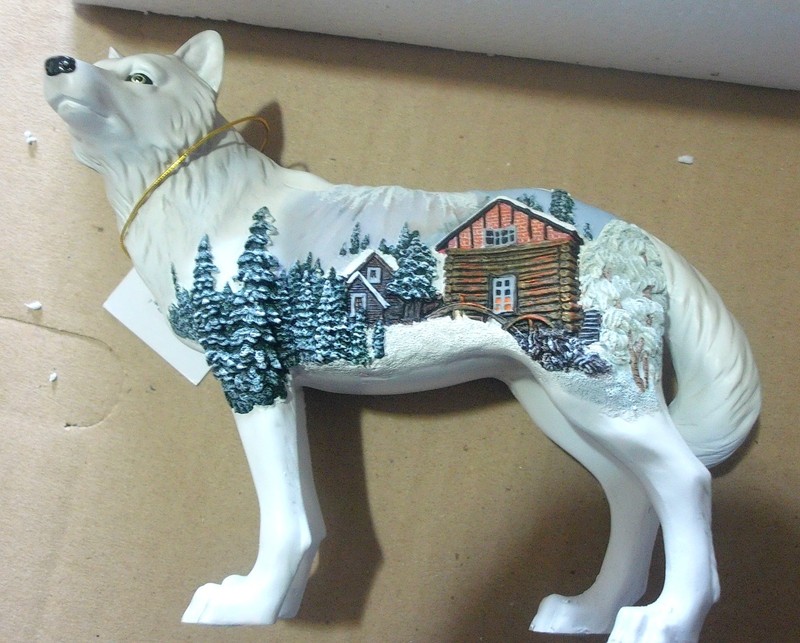 westland Call of The Wolf winter Cabin 14158 NIB New