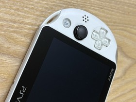 Sony PS Vita PCH-2000 White Console 16GB Memory Card Tested Japan