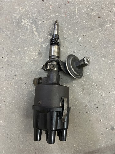 Delco Remy Points Distributor GM V8 Small Block Chevy SBC 283 327 350 Used