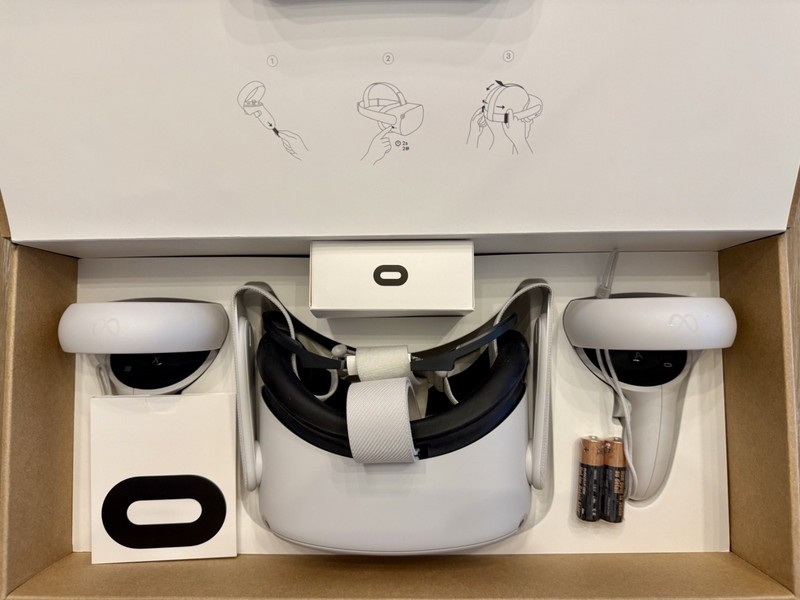 Meta Oculus Quest 2 - 128GB VR Headset & Box/Complete set Controllers/Charger
