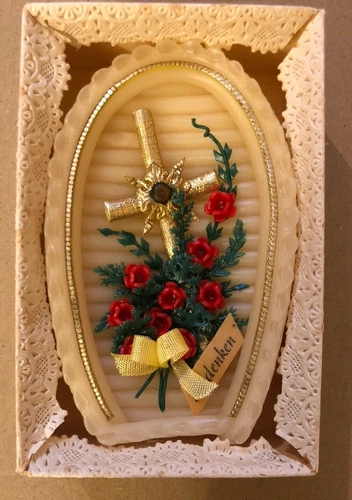 altes traditionelles Wachsstöckl im Originalkarton, ca 11 cm x 7 cm