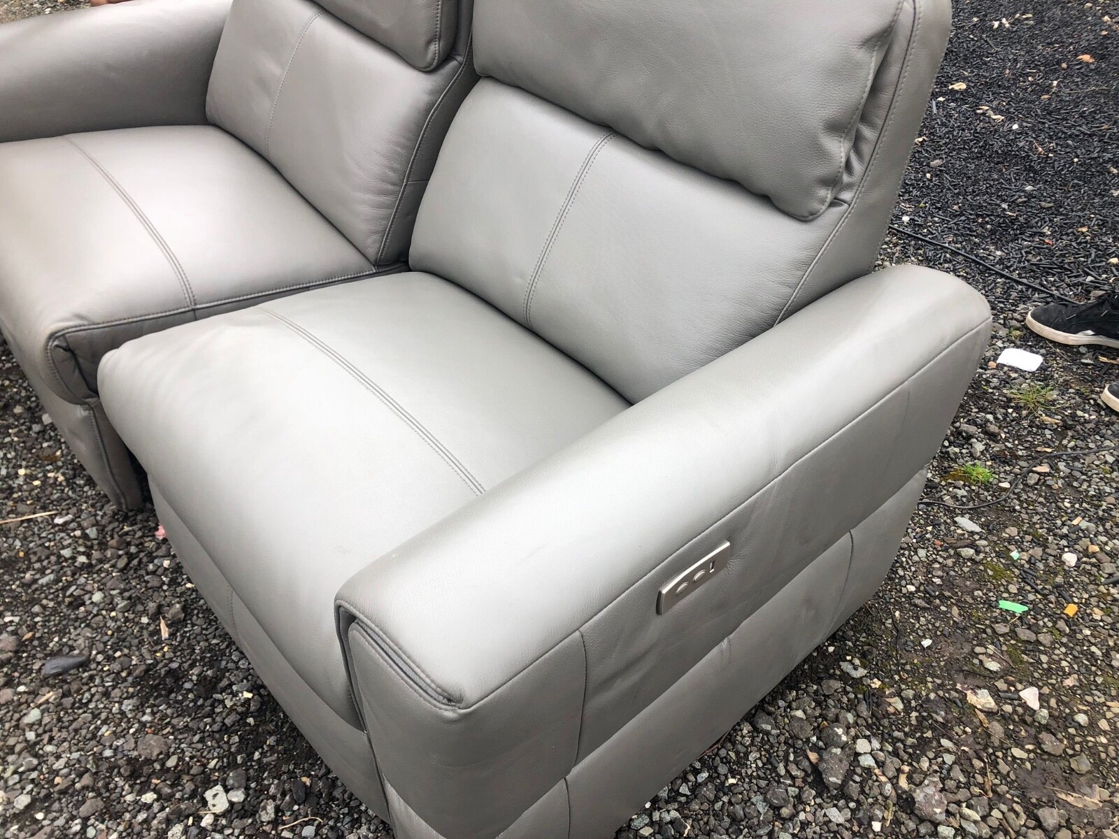 EX SOFOLOGY 2 SEATER SOFA GREY GENUINE LEATHER ELECTRIC POWER RECLINER