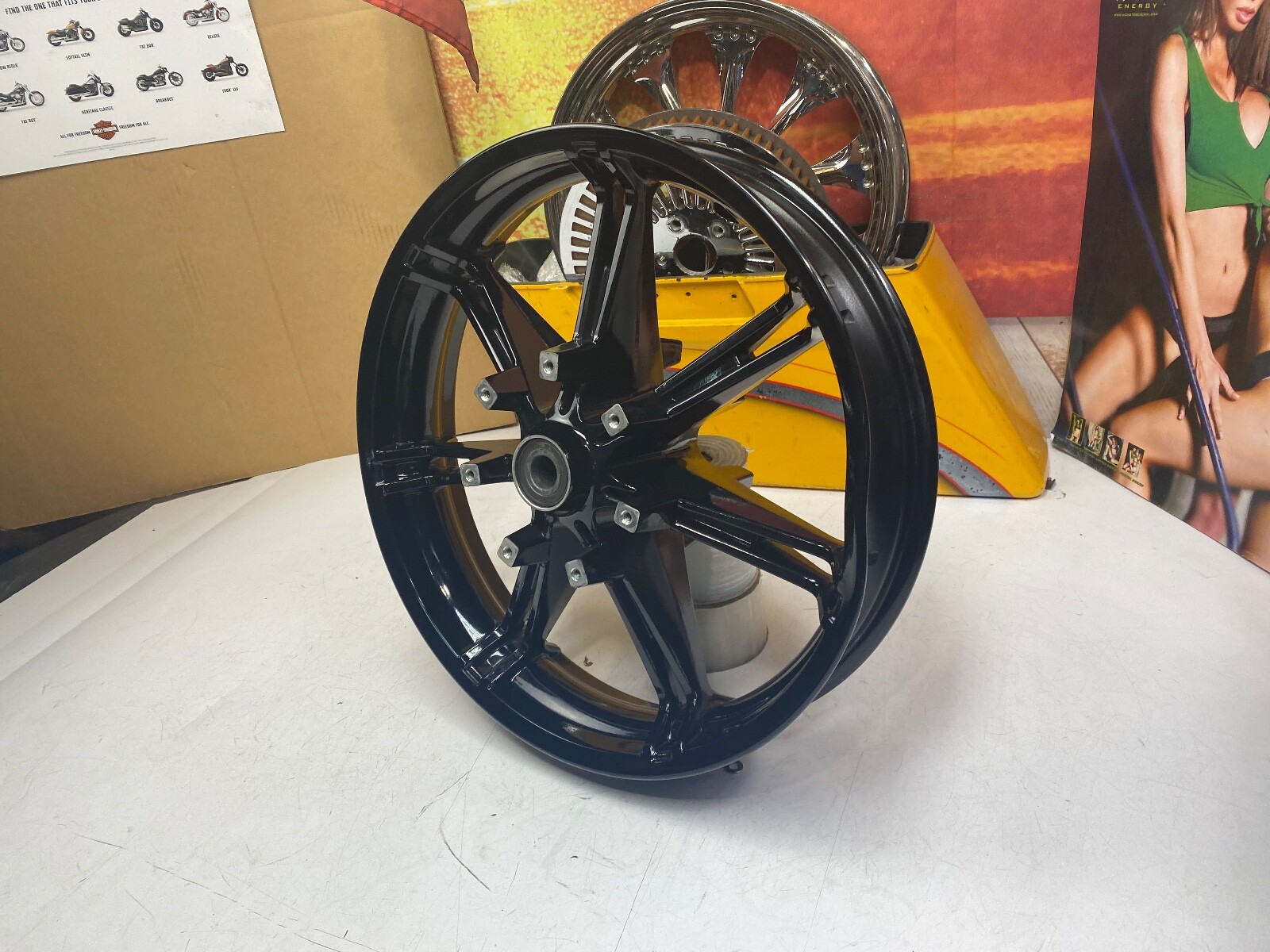 🔥OEM 0923 Harley Touring 18"x3.5" Black Impeller Front Wheel " BENT"🔥