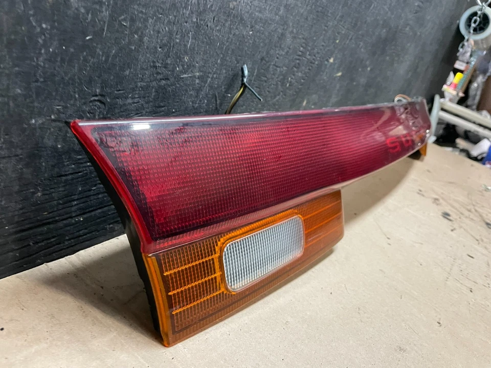 Panel de luz trasera central montado en el maletero Subaru Legacy Wagon 1995 a 1996 J3661 DG Foto 3 de 4