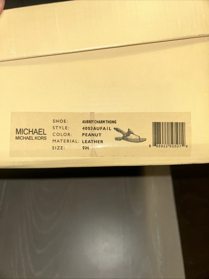 Sandalia Tanga Michael Kors Mujer Aubrey Charm Marrón Tostado 9M Foto 4 de 4