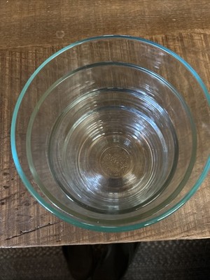 pyrex 4 Nesting Bowls - 7200 2Cups - 7201 1 qt.- 7203 1.75qts. 7201 1cup